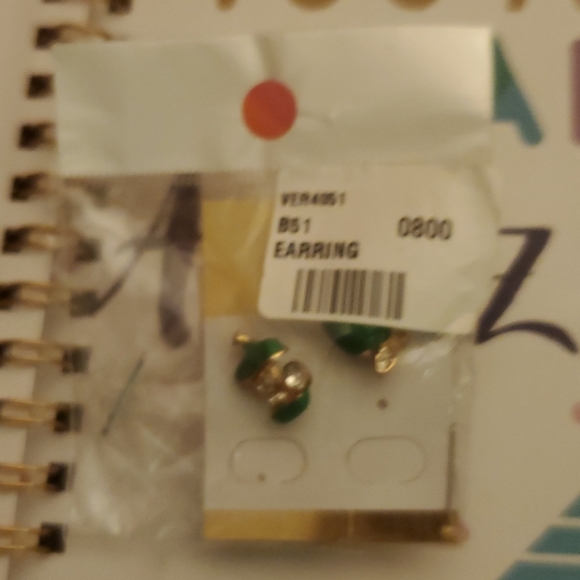 Trendy green apple 🍏oneside biting otherwise stud - Picture 5 of 6